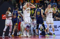 半岛体育在线-包含辽宁队内线强力发挥，赢得关键比赛的词条