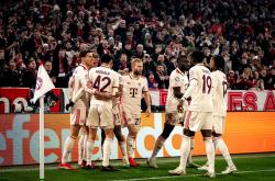 半岛体育官网-巴萨主场逆转拜仁，晋级八强