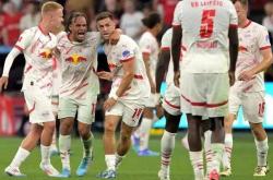 半岛体育平台-沃尔夫斯堡主场惨遭逆转，教练组积极调整战术的简单介绍