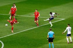 半岛体育娱乐-英格兰国家队惊险逆转晋级