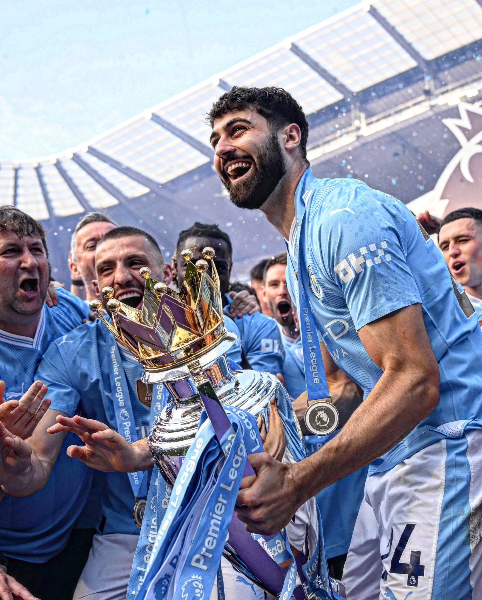 包含曼城在国际赛场上展现实力,取得胜利的词条 包含曼城在国际赛场上展现实力,取得胜利的词条