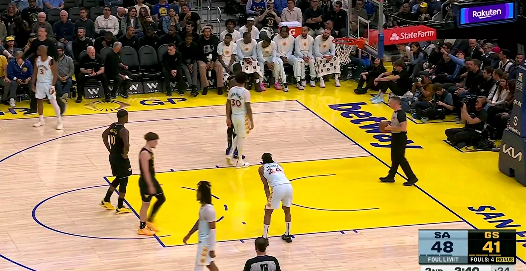 马刺队连胜收官，晋级总决赛