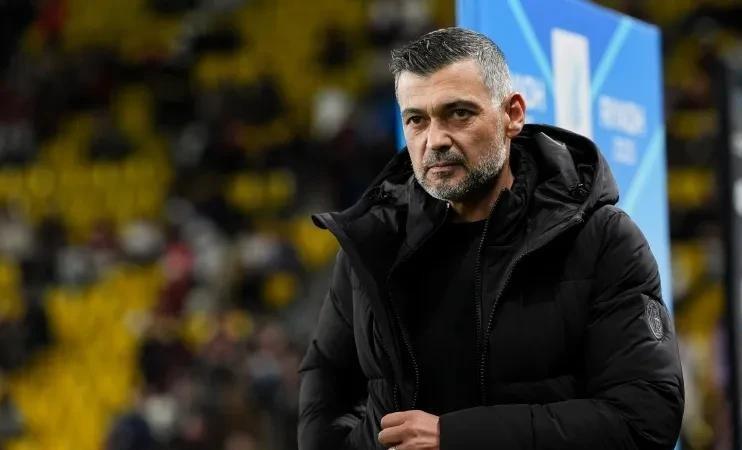 AC米兰主帅因表现不佳遭解雇,球队迎来新帅挑战 AC米兰主帅因表现不佳遭解雇,球队迎来新帅挑战