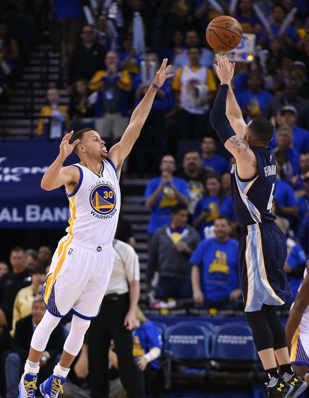 勇士大胜黄蜂，实力再次显现