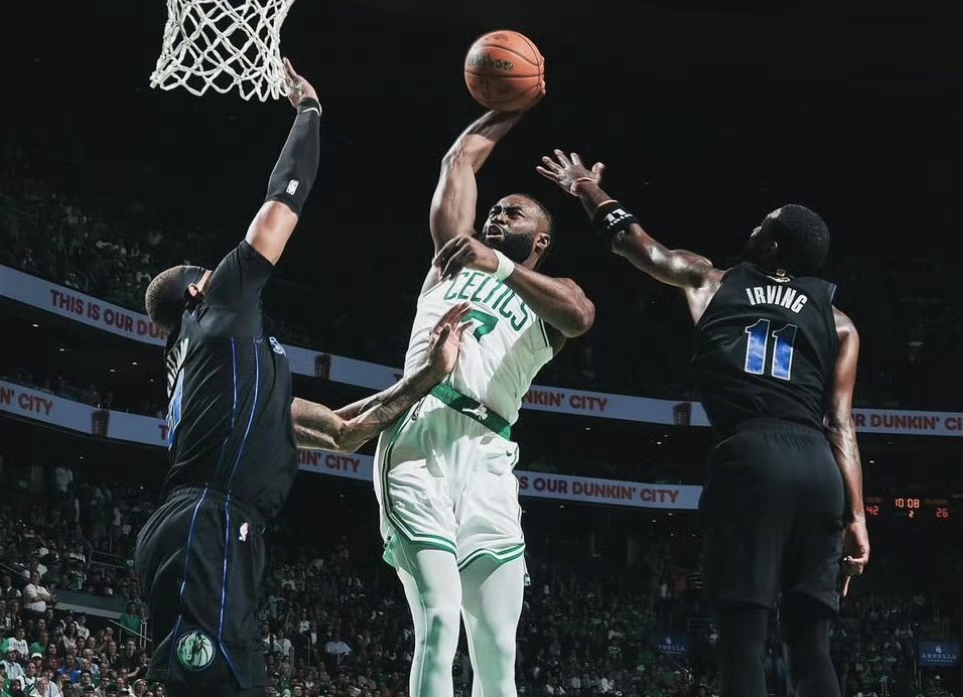 凯尔特人大胜小牛,迎来复仇 凯尔特人大胜小牛,迎来复仇